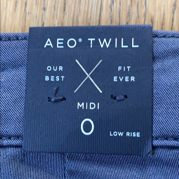 NWT American Eagle twill stretch midi short - Picture 4 of 6